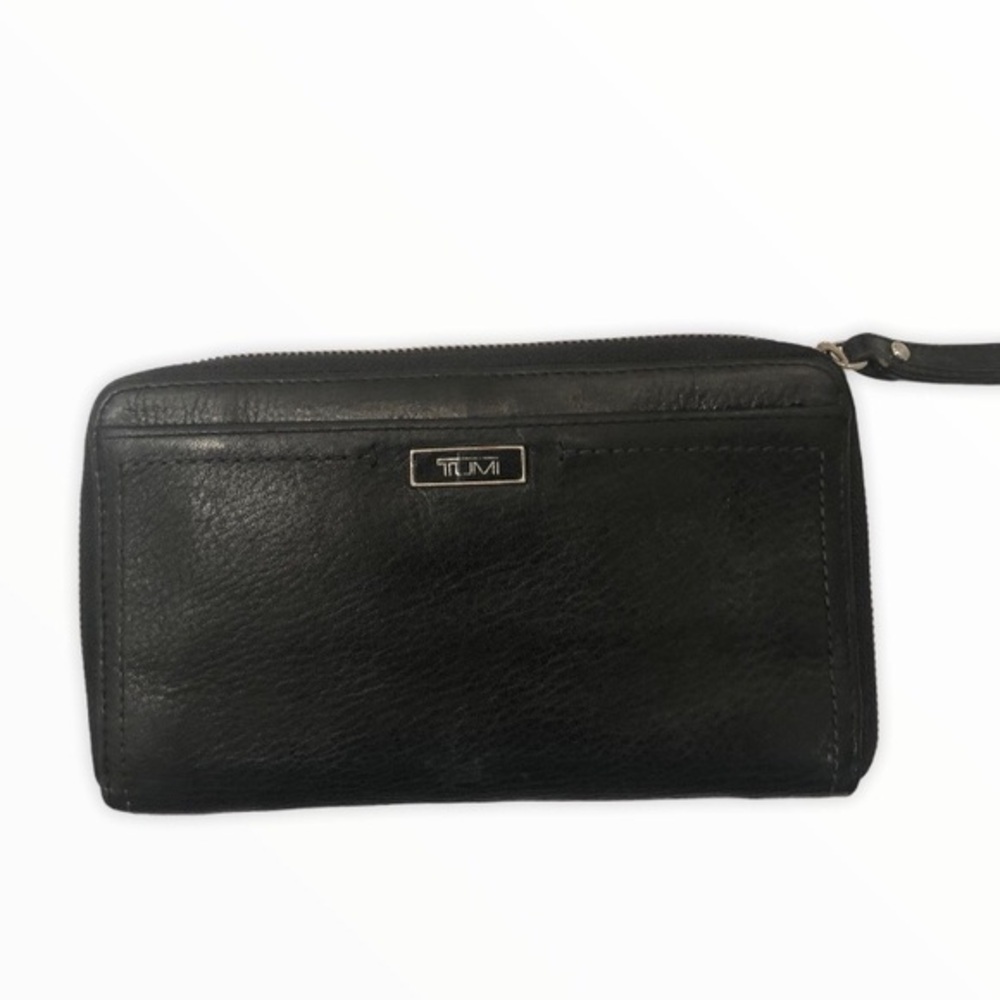 Tumi black leather travel wristlet wallet clutch